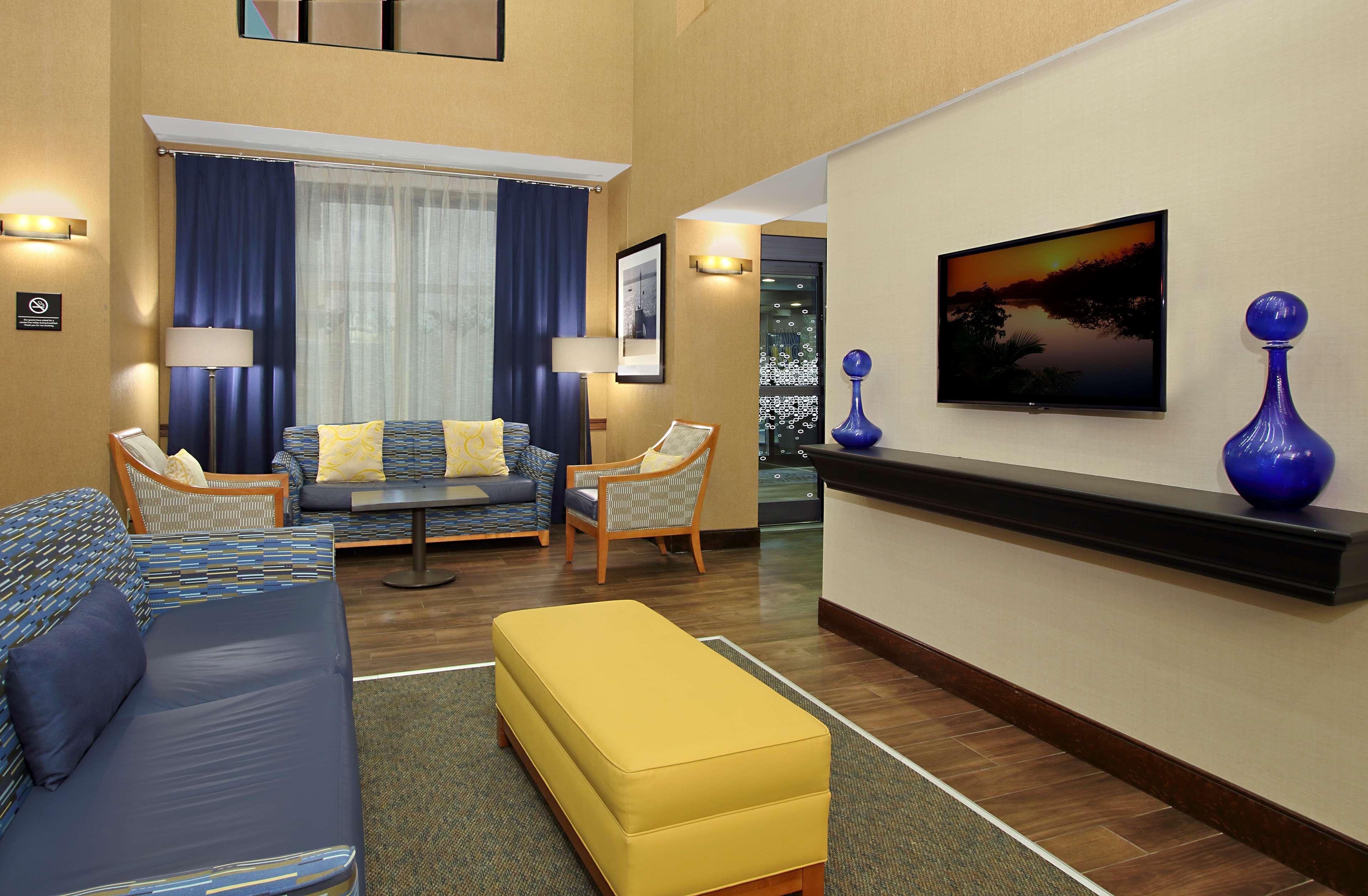 Hampton Inn & Suites Madisonville Ngoại thất bức ảnh